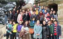 Z6·尊龙凯时集团组织2012年国际三八妇女节登山活动